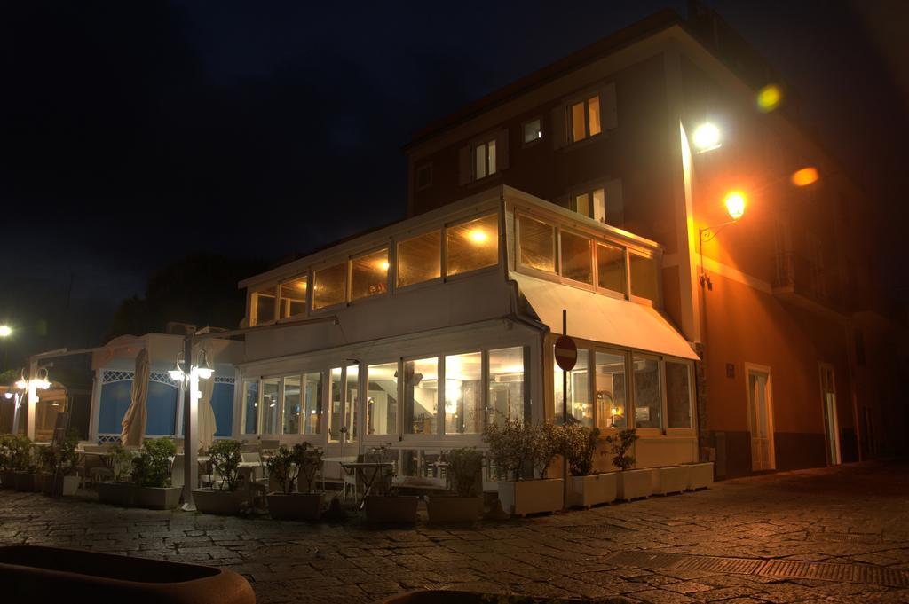 Hotel Ristorante Crescenzo Procida Extérieur photo