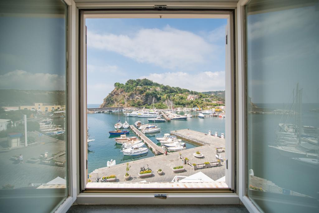 Hotel Ristorante Crescenzo Procida Extérieur photo
