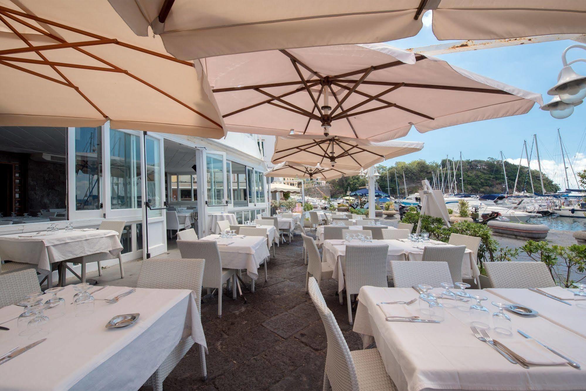 Hotel Ristorante Crescenzo Procida Extérieur photo