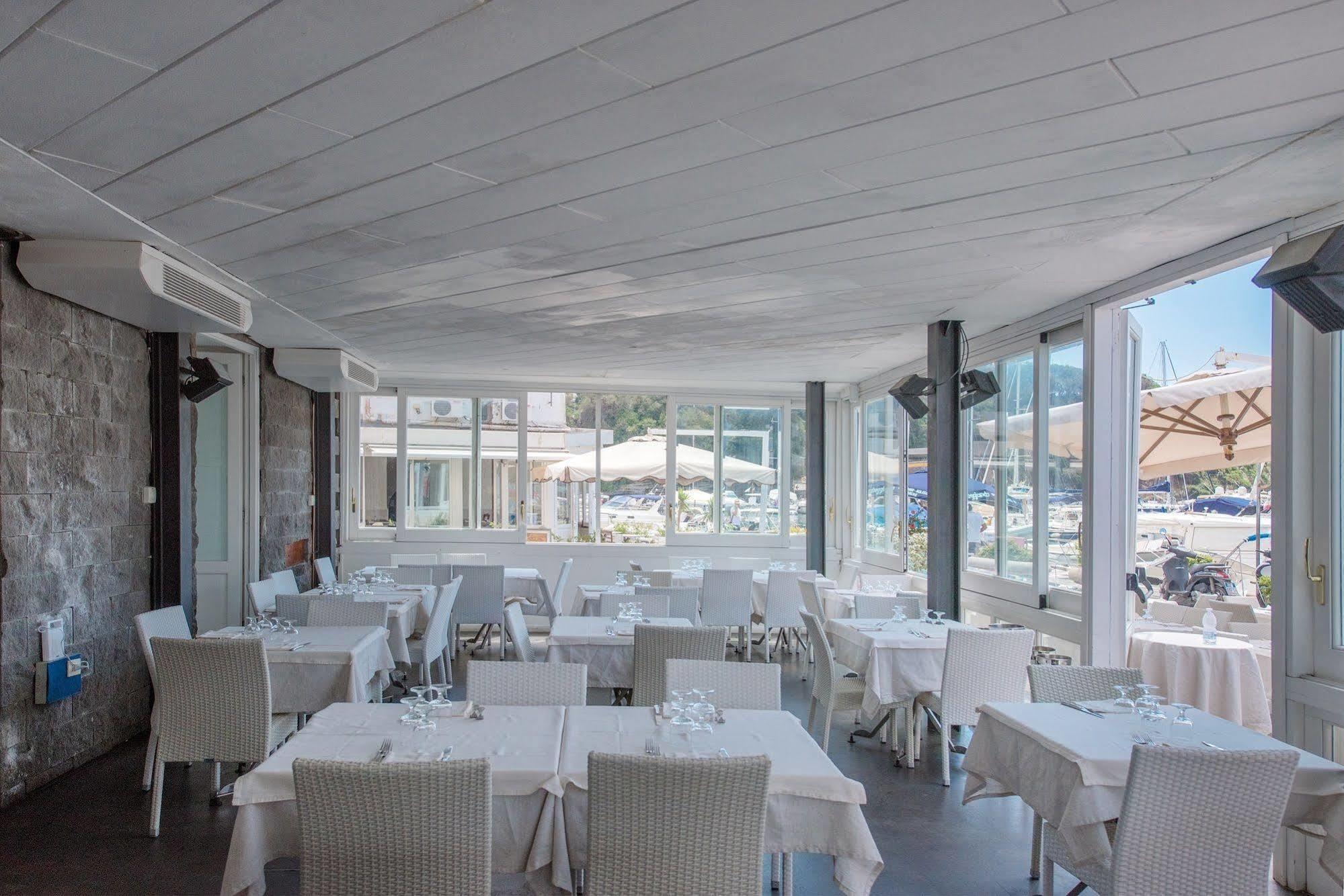 Hotel Ristorante Crescenzo Procida Extérieur photo