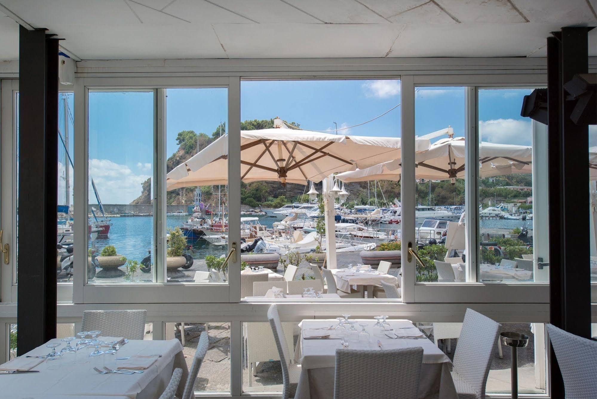 Hotel Ristorante Crescenzo Procida Extérieur photo
