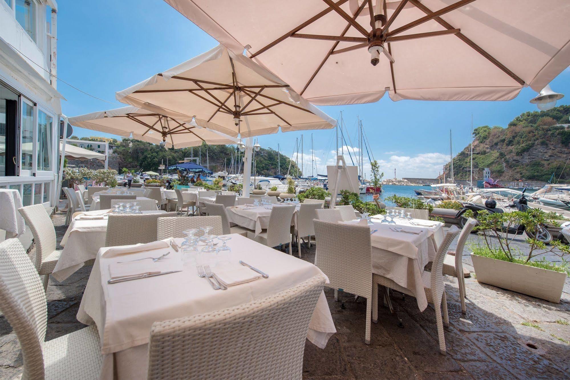 Hotel Ristorante Crescenzo Procida Extérieur photo