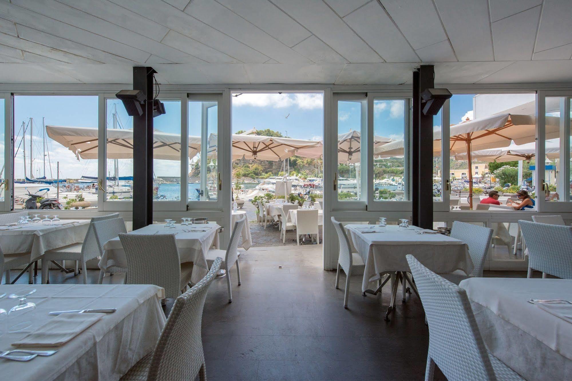 Hotel Ristorante Crescenzo Procida Extérieur photo